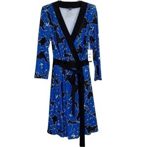 NWT Isaac Mizrahi Floral Print Blue and Black Jersey Knit Wrap Dress